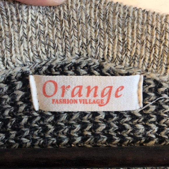 Poncho with sleeves - Picture 3 of 4